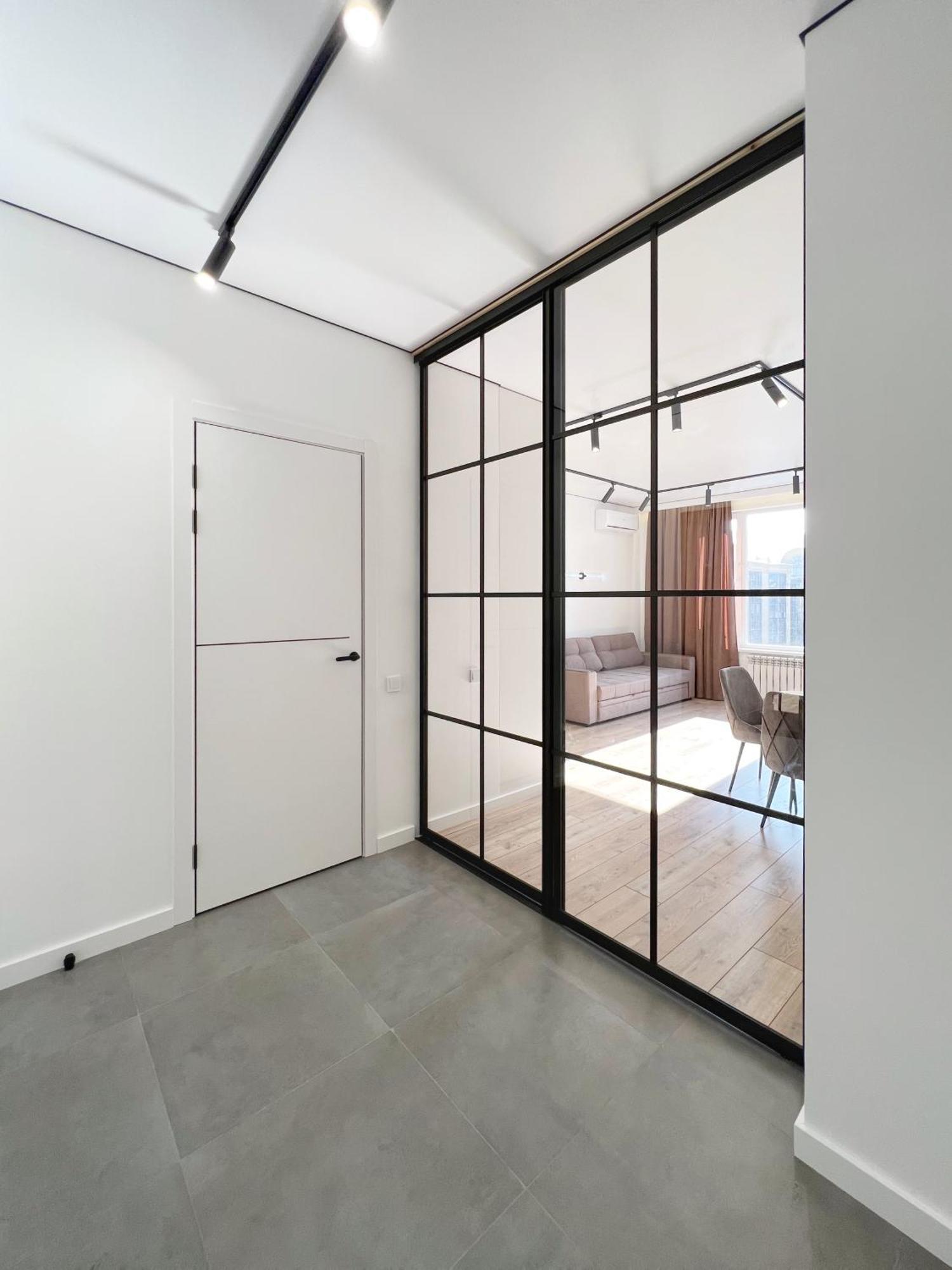 пять новых бизнес класса в жк R-house в 100 м от Mega Apartment