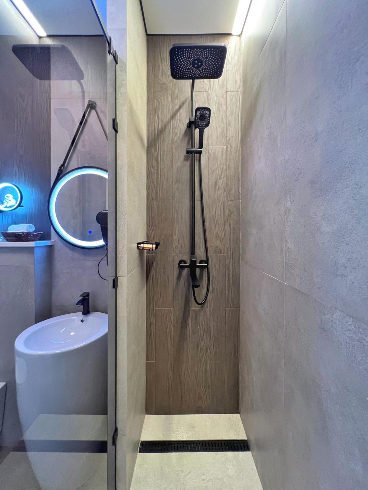 пять новых бизнес класса в жк R-house в 100 м от Mega Apartment *