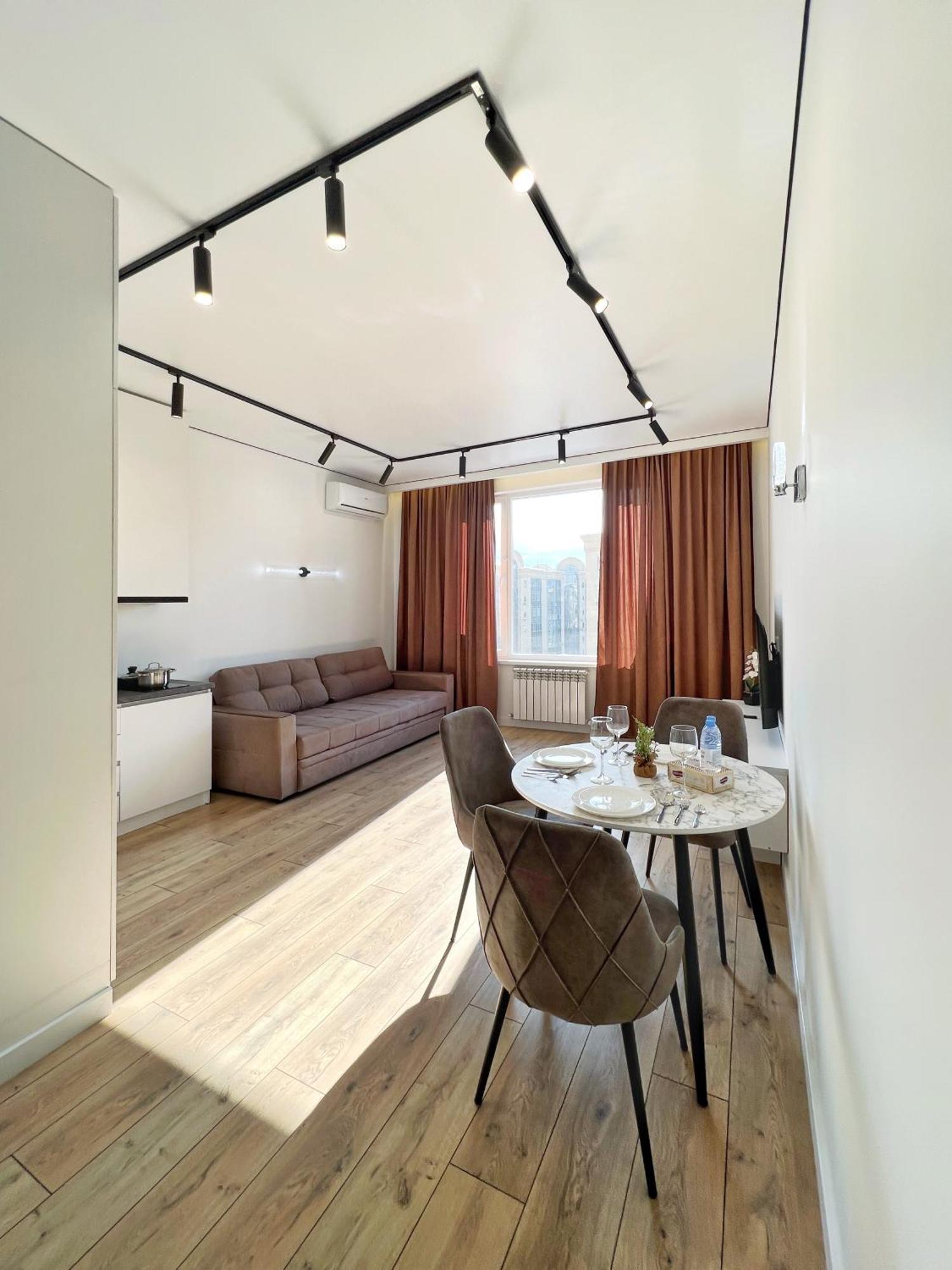 пять новых бизнес класса в жк R-house в 100 м от Mega Apartment